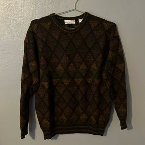 Norm Thompson Sweater
Size L
Diamond design 
Crewneck